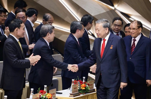 Công tác thông tin, tuyên tuyền phải là 'pháo lệnh', 'trống trận' cổ vũ toàn Đảng, toàn dân