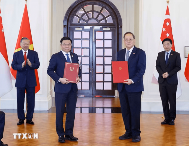 Các hoạt động của Bộ trưởng Lê Mạnh Hùng trong khuôn khổ chuyến thăm cấp Nhà nước tới Singapore của Tổng Bí thư, Chủ tịch nước Tô Lâm