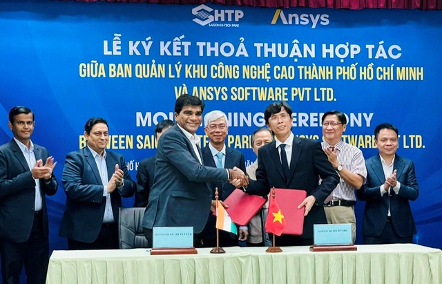 TP.HCM: Đến năm 2030 đào tạo ít nhất 9.000 nhân lực có trình độ đại học trở lên ngành vi mạch, bán dẫn