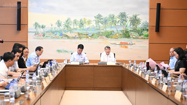 Thủ tướng: Nhà nước điều tiết giá nhà xã hội; còn bất động sản cao cấp theo nhu cầu và yêu cầu