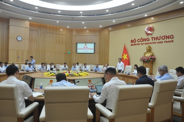 Duy trì mặt bằng giá ổn định, bám sát giá xăng dầu thế giới