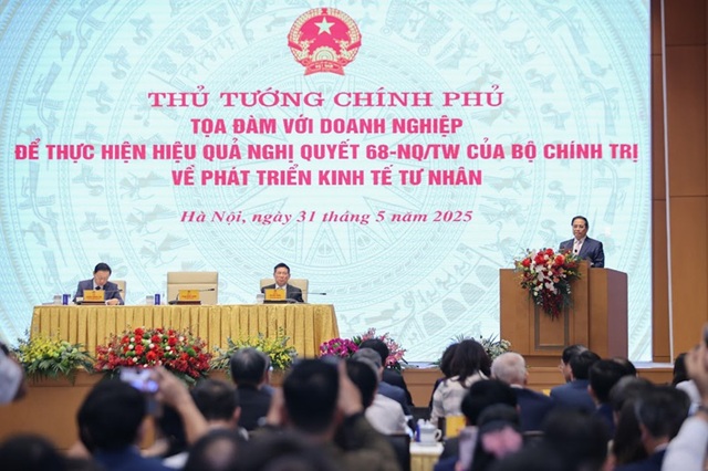 Thủ tướng: Giải quyết xong các yêu cầu, khó khăn của doanh nghiệp trong vòng 2 tuần