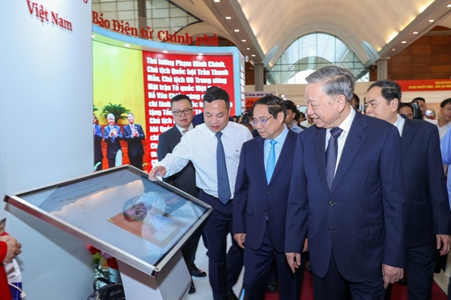 TRỰC TIẾP: Kỷ niệm trọng thể 100 năm ngày Báo chí cách mạng Việt Nam Sáng nay 21/6, tại Trung tâm Hội nghị Quốc gia, diễn ra Lễ kỷ niệm 100 năm ngày Báo chí cách 
