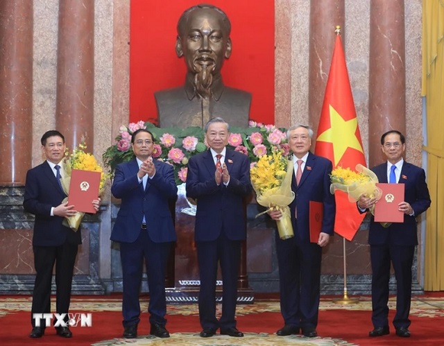 Tổng Bí thư, Chủ tịch nước trao quyết định bổ nhiệm 3 Phó Thủ tướng và 2 Bộ trưởng