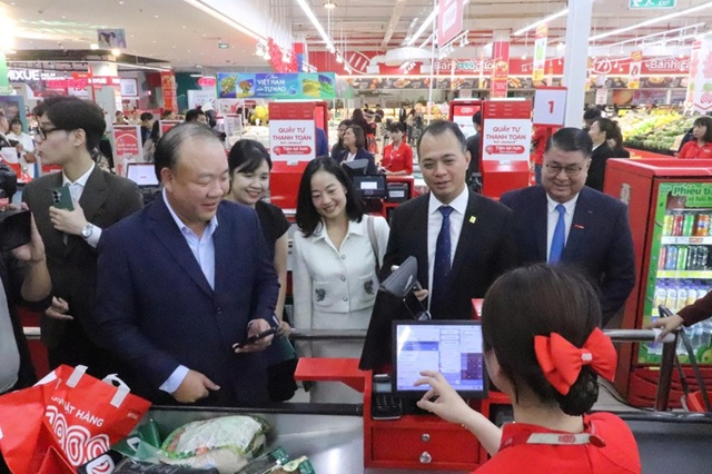 Thanh toán không tiền mặt: Bước tiến mới hiện đại hóa thị trường bán lẻ