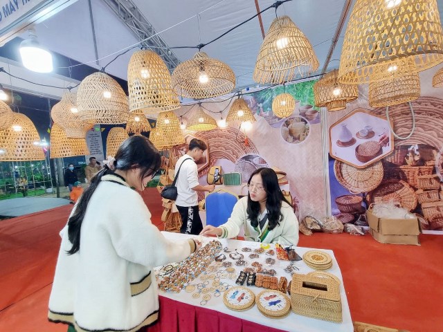 Thúc đẩy doanh nghiệp làng nghề chuyển đổi “xanh” 