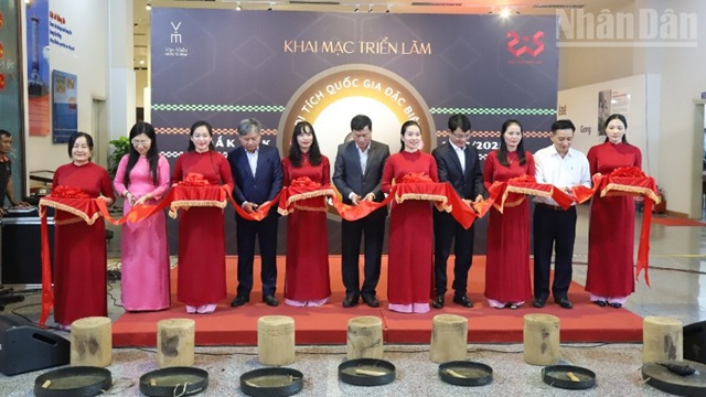 Đưa “Di tích quốc gia đặc biệt Văn Miếu-Quốc Tử Giám” đến với đồng bào Tây Nguyên