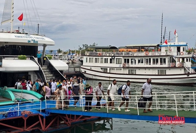 Mở tuyến liên vịnh, “đánh thức” tiềm năng sản phẩm du lịch xuyên di sản
