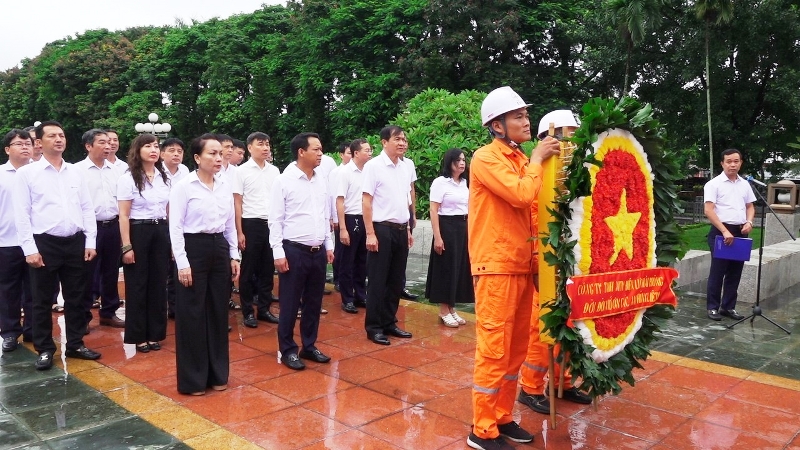 PC Hải Phòng dâng hương tri ân các Anh hùng liệt sỹ và tổ chức lễ tưởng niệm Tổng Bí thư Nguyễn Phú Trọng