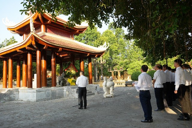 Công ty Điện lực Thanh Hóa tri ân các Anh hùng liệt sĩ, tiếp nối truyền thống "Uống nước nhớ nguồn"