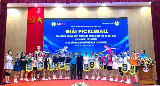 Sôi nổi Giải Pickleball nữ Công ty Điện lực Phú Thọ chào mừng Ngày Phụ nữ Việt Nam 20/10