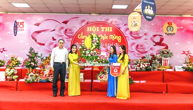 Kỷ niệm Ngày Phụ nữ Việt Nam (20/10): Vedan Việt Nam tổ chức Hội thi cắm hoa nghệ thuật