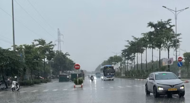 Thời tiết ngày 17/7: Mưa rào và dông ở nhiều nơi trên cả nước, có nơi mưa rất to