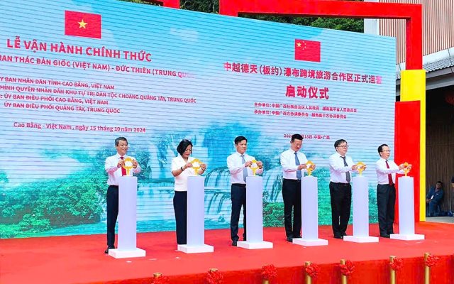 Chính thức vận hành khu cảnh quan thác Bản Giốc - Đức Thiên