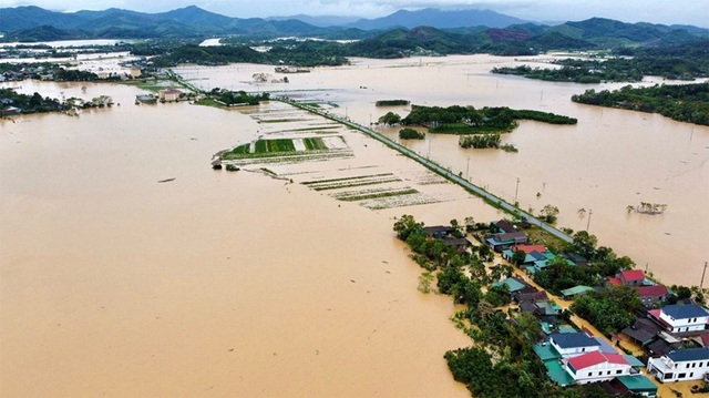 Lũ khẩn cấp trên sông Hương, sông Bồ và cảnh báo lũ quét, sạt lở đất từ Hà Tĩnh đến Gia Lai, Lâm Đồng