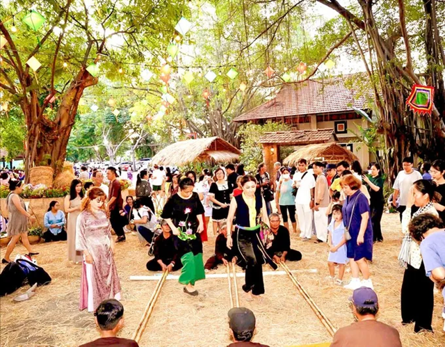 Ngành du lịch chộn rộn mở tour mới
