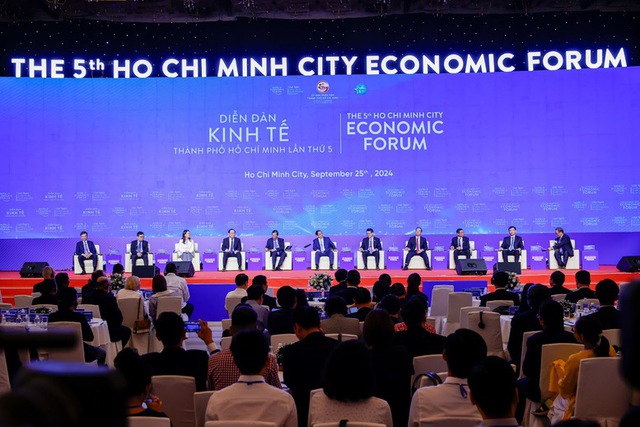 Hơn 1.500 đại biểu tham dự Diễn đàn Kinh tế mùa Thu năm 2025