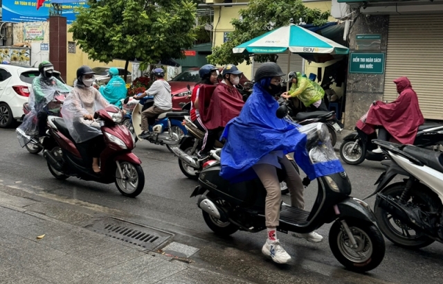 Không khí lạnh tràn về, Hà Nội chuyển mưa rét vào đầu tuần