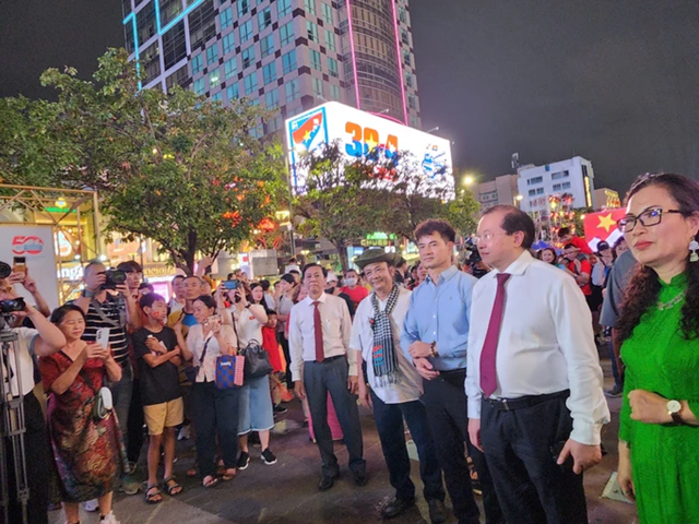 Khai mạc triển lãm, chiếu phim “Âm vang Đại thắng mùa Xuân 1975 trong điện ảnh”