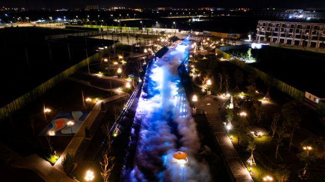 Vẻ đẹp siêu thực trên Dòng sông Ánh sáng T&T City Millennia