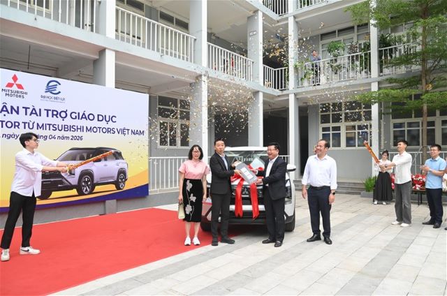 Gắn kết đào tạo với thực tiễn: Mitsubishi Motors Việt Nam trao tặng ô tô cho Trường Đại học Điện lực