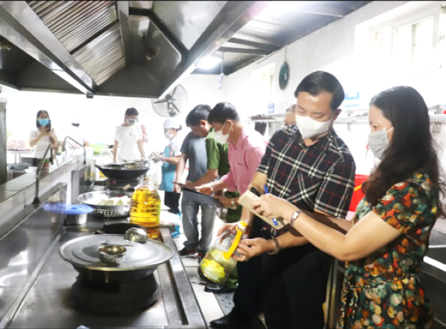 Tăng cường bảo đảm an toàn thực phẩm tại bếp ăn tập thể và các cơ sở kinh doanh dịch vụ ăn uống