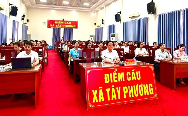 Xã Tây Phương tham gia tập huấn sử dụng Hệ thống cơ sở dữ liệu về dinh dưỡng và an toàn thực phẩm học đường
