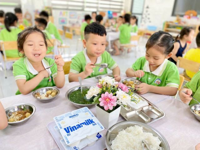 Công khai, minh bạch là "chìa khóa" để nâng cao chất lượng, bảo đảm ATTP bếp ăn bán trú trường học