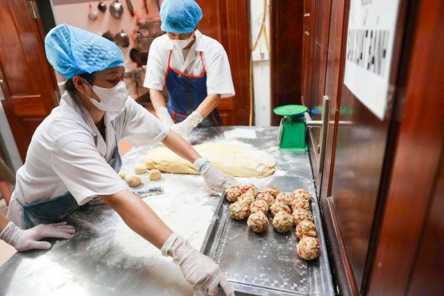 Tăng cường kiểm tra các cơ sở  sản xuất, kinh doanh bánh trung thu
