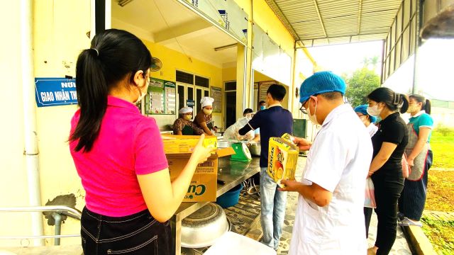 Xã Yên Xuân: Bảo đảm ATTP trường học khi được Thành phố trao “cơ hội vàng” chăm sóc học sinh